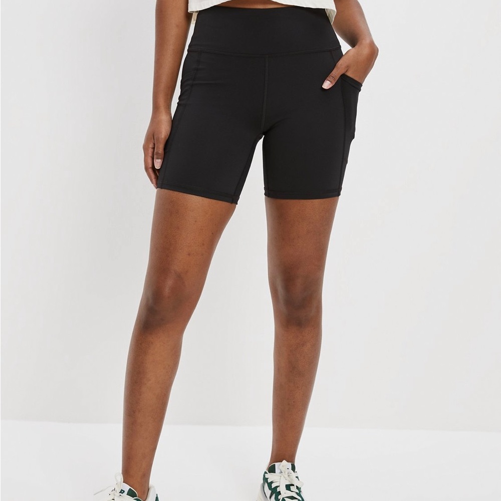 AEO “THE EVERYTHING POCKET BIKE SHORT” out of stock in stores!